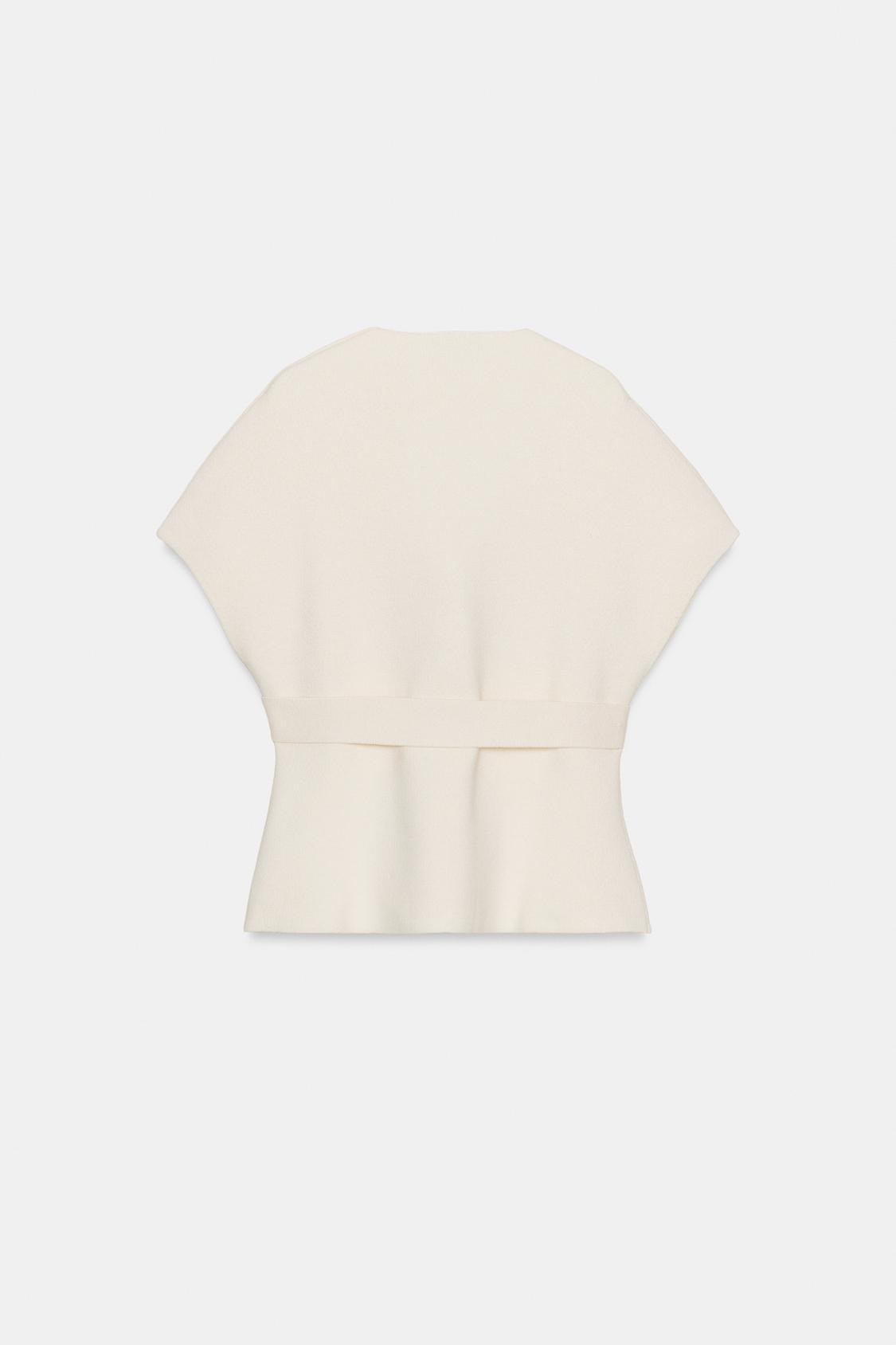 GILET EN MAILLE AVEC CEINTURE